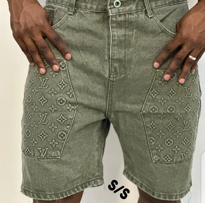Shorts Denim Verde Estampado LV (Calção, calções)