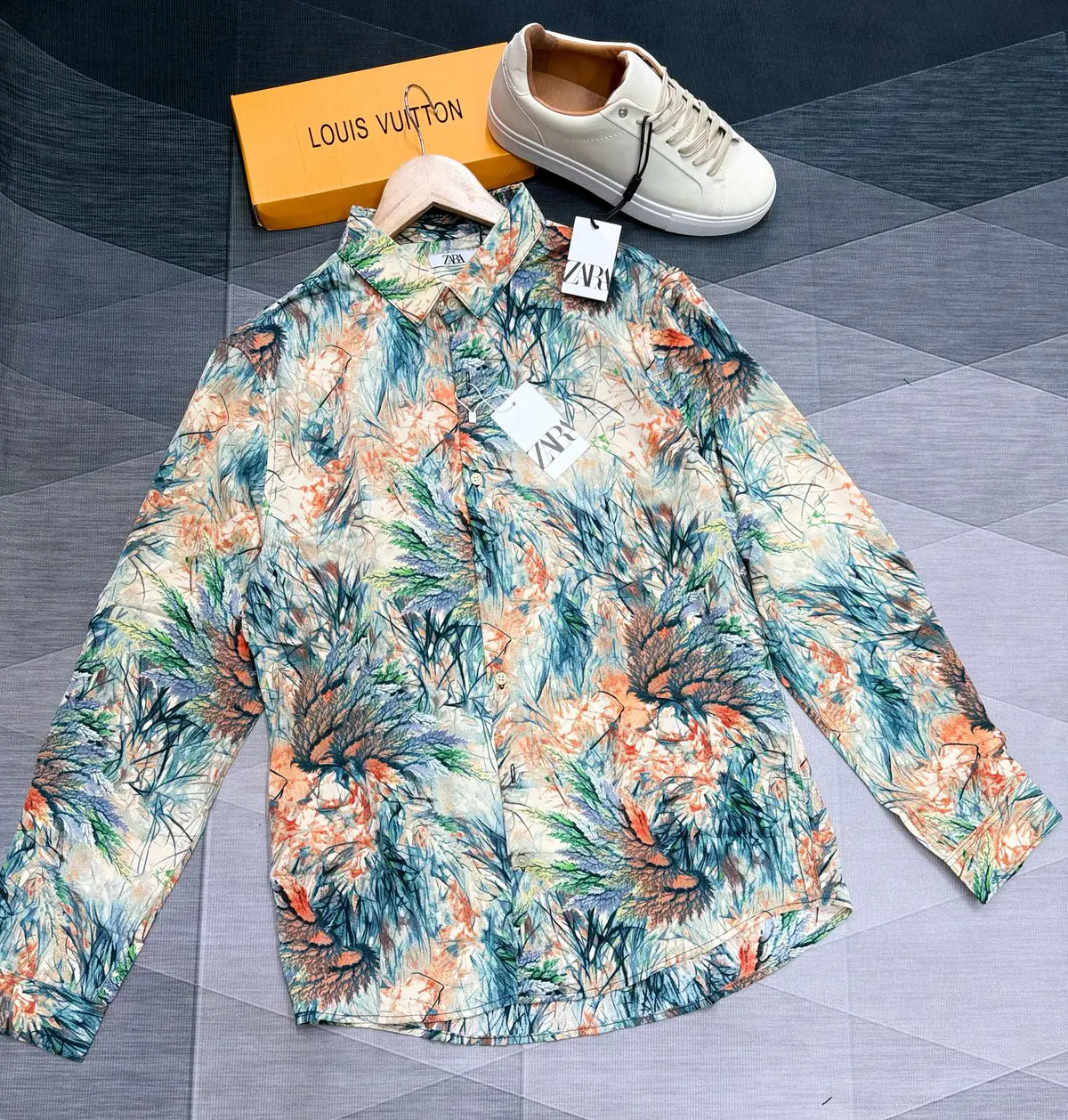 Camisa Estampada Folhas e Galhos Zara