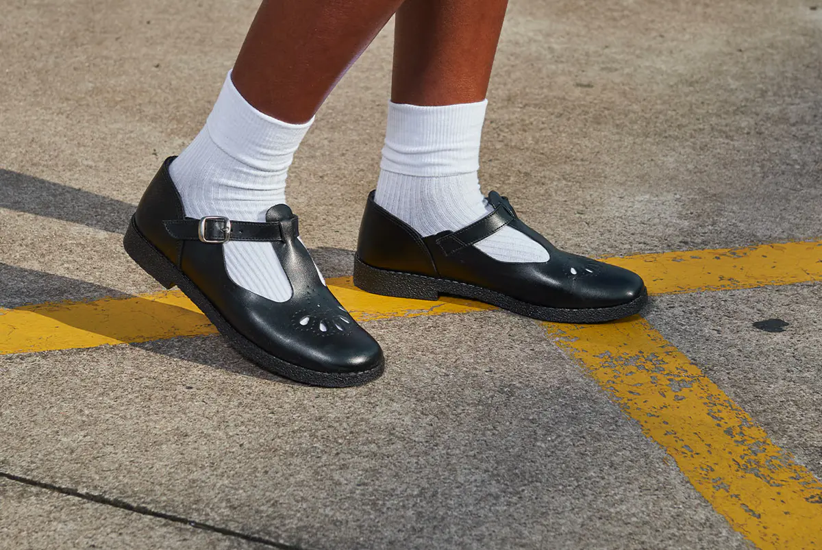 Sapatos Escolares Clássicos Preto com Fivela Feminino