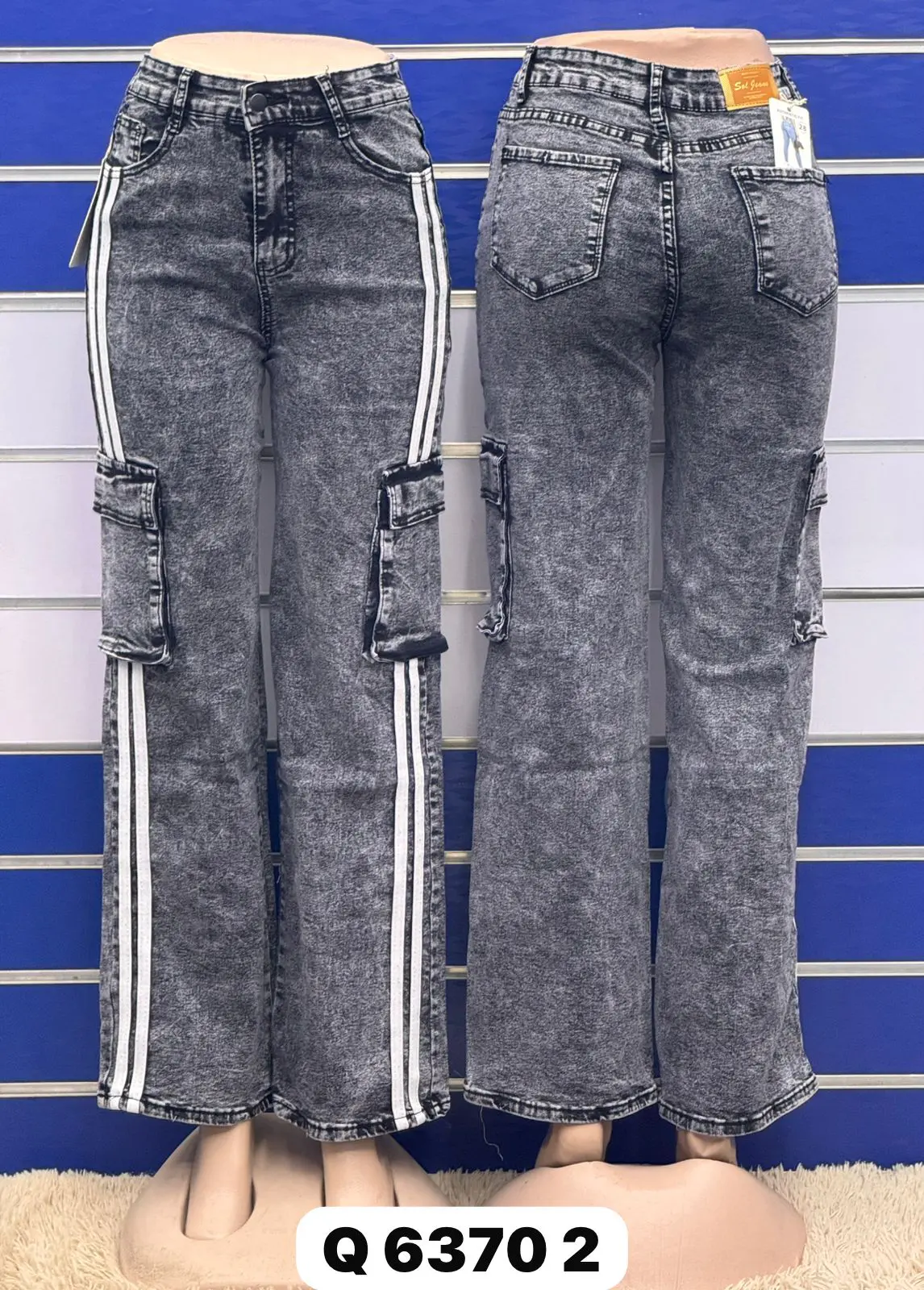 Calça Jeans Cargo Boyfriend com Listras Laterais