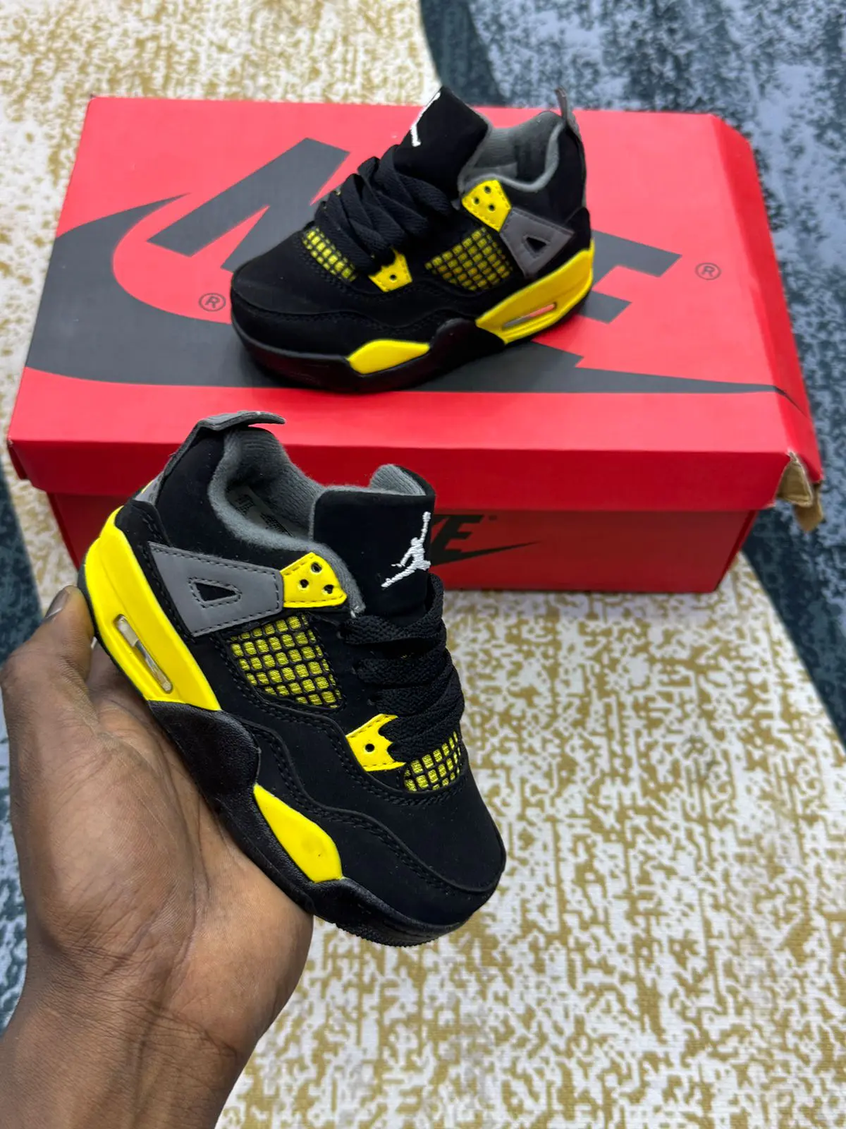 Tênis Nike Air Jordan 4 Retro Infantil