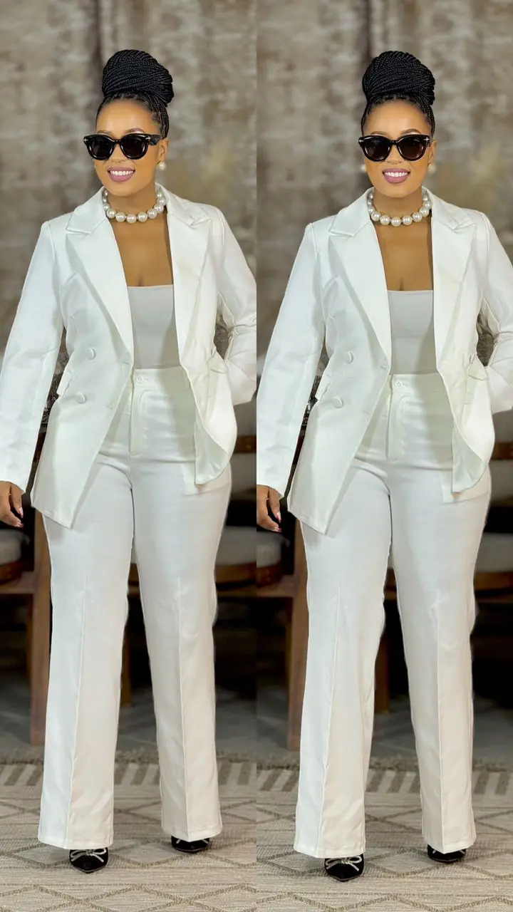 Terno Feminino - Calça e Casaco Branco Royal