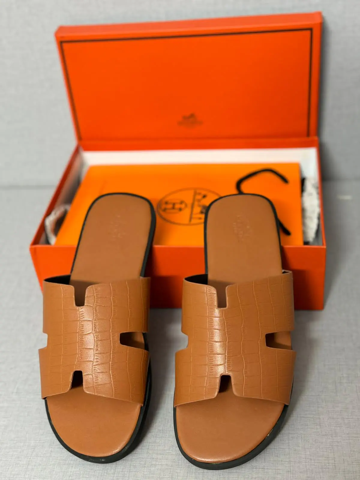 Sandálias Pretas Elegance Hermès