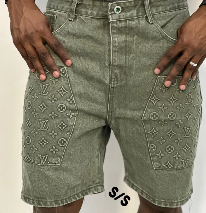 Shorts Denim Verde Estampado LV