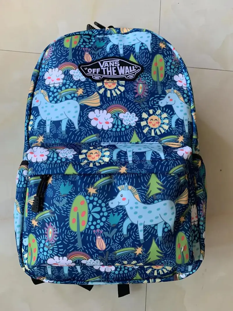 Mochila Estampada "Off The Wall" com Design Exclusivo