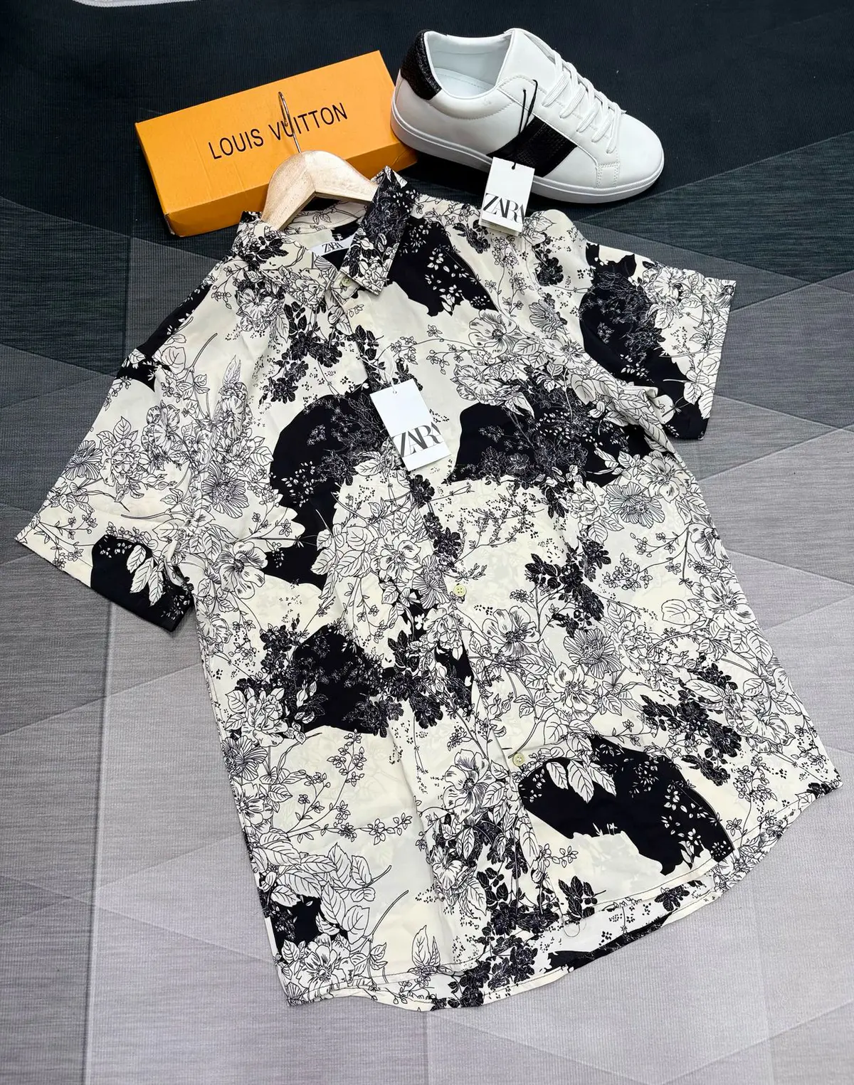 Camisa Masculina Estampada Flor de amêndoa Zara