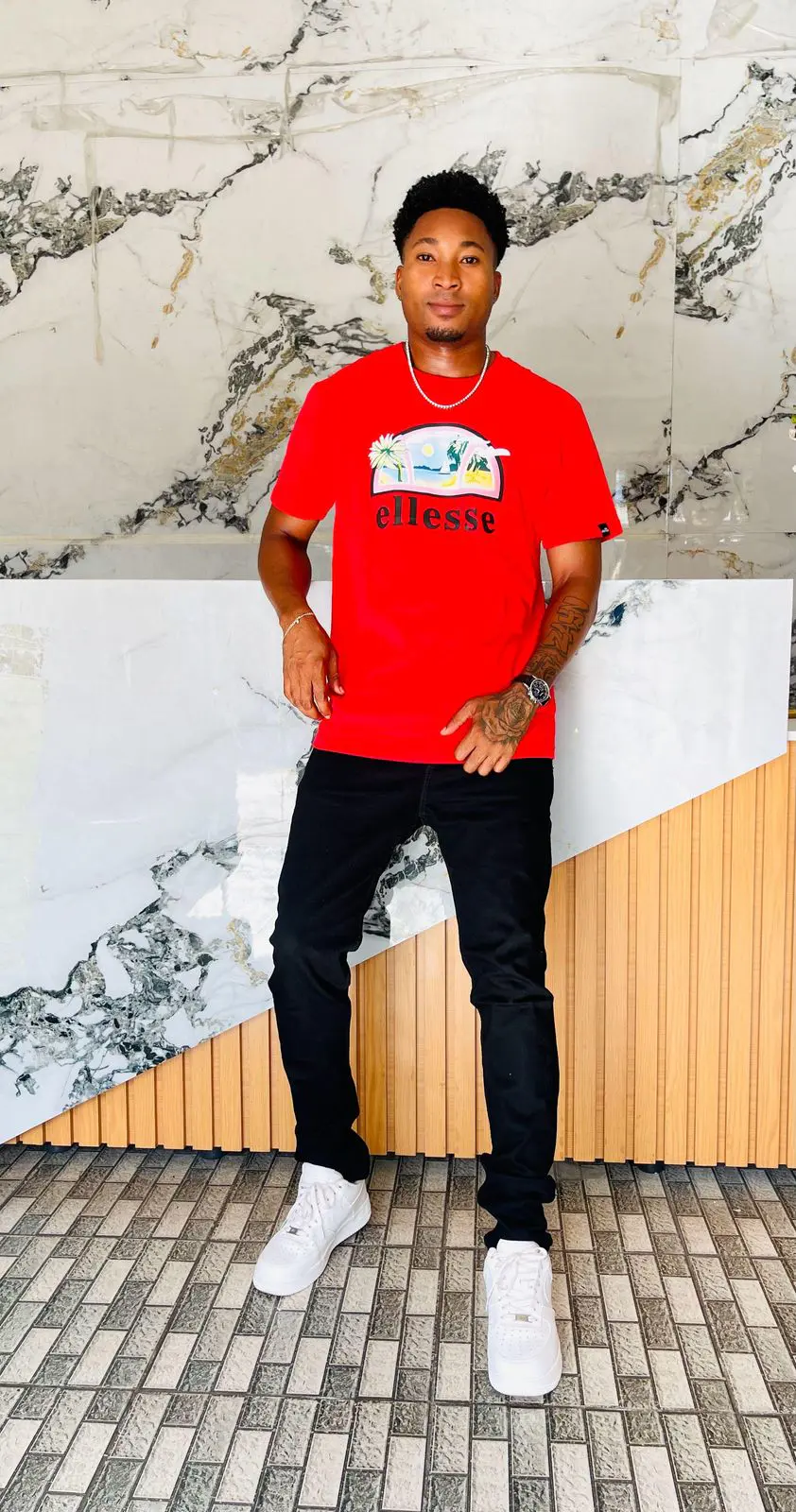Camiseta Ellesse Vermelha com Logo Colorido