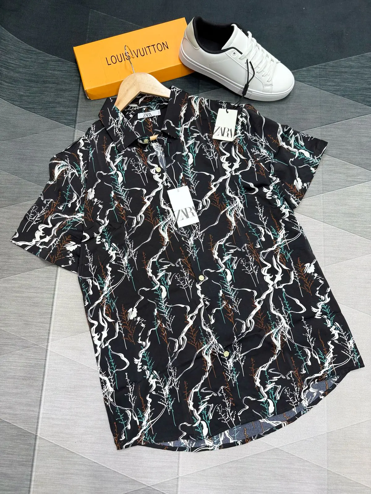 Camisa Masculina Estampada Raízes da Floresta Zara