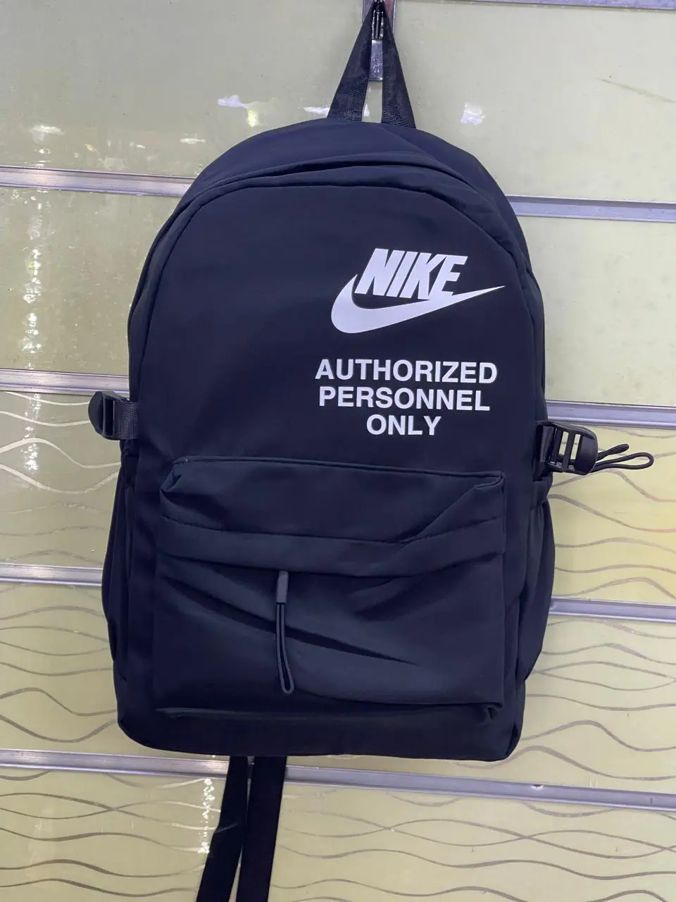 Mochila Nike “Authorized Personnel Only”