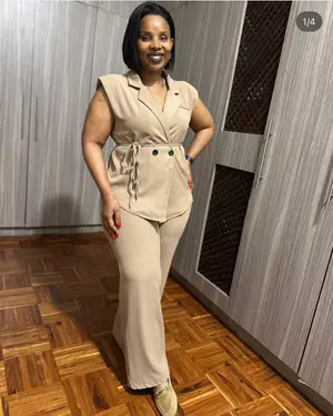 Conjunto de Terno Sem Mangas com Renda