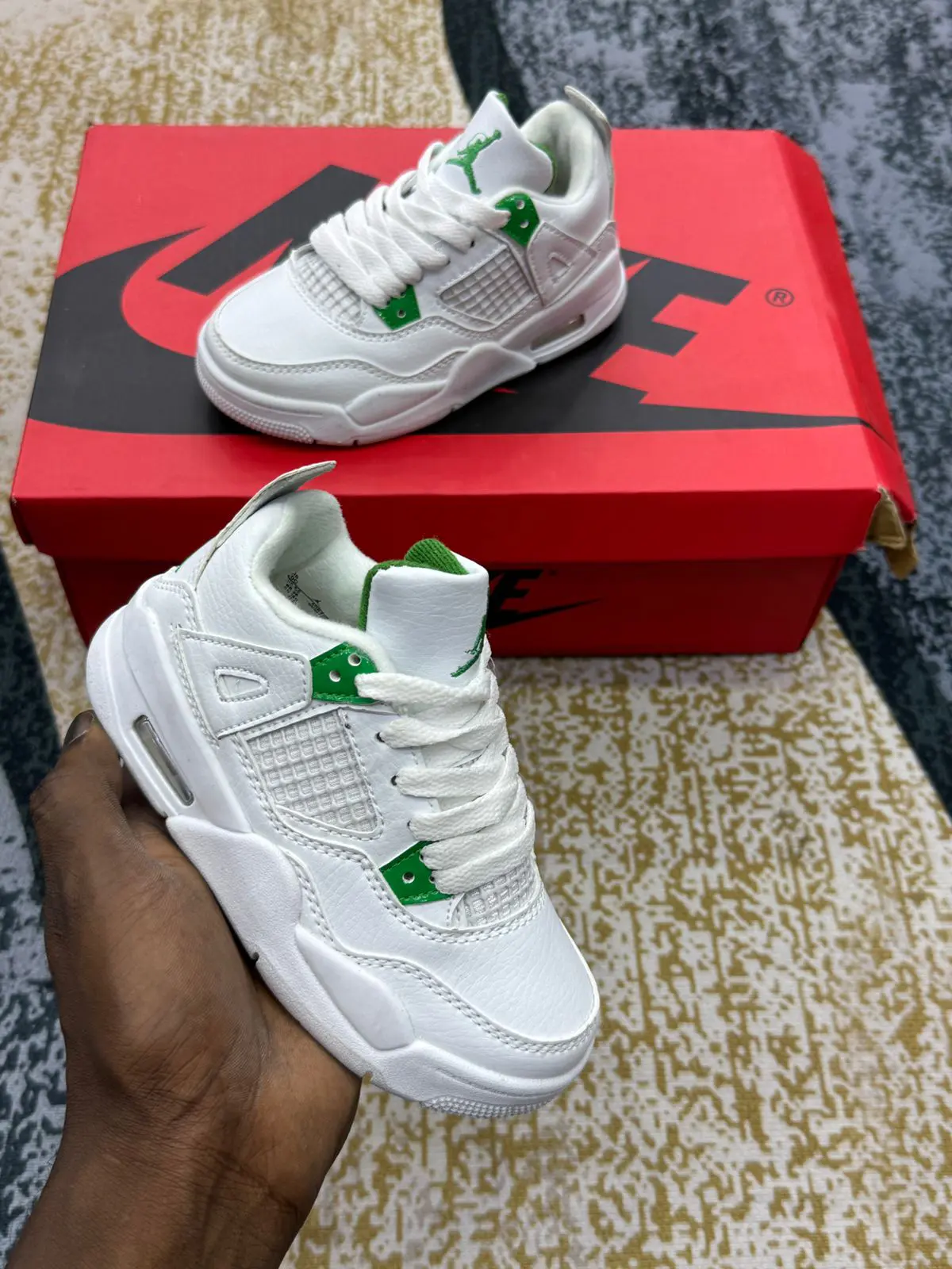 Tênis Nike Air Jordan 4 Retro Infantil