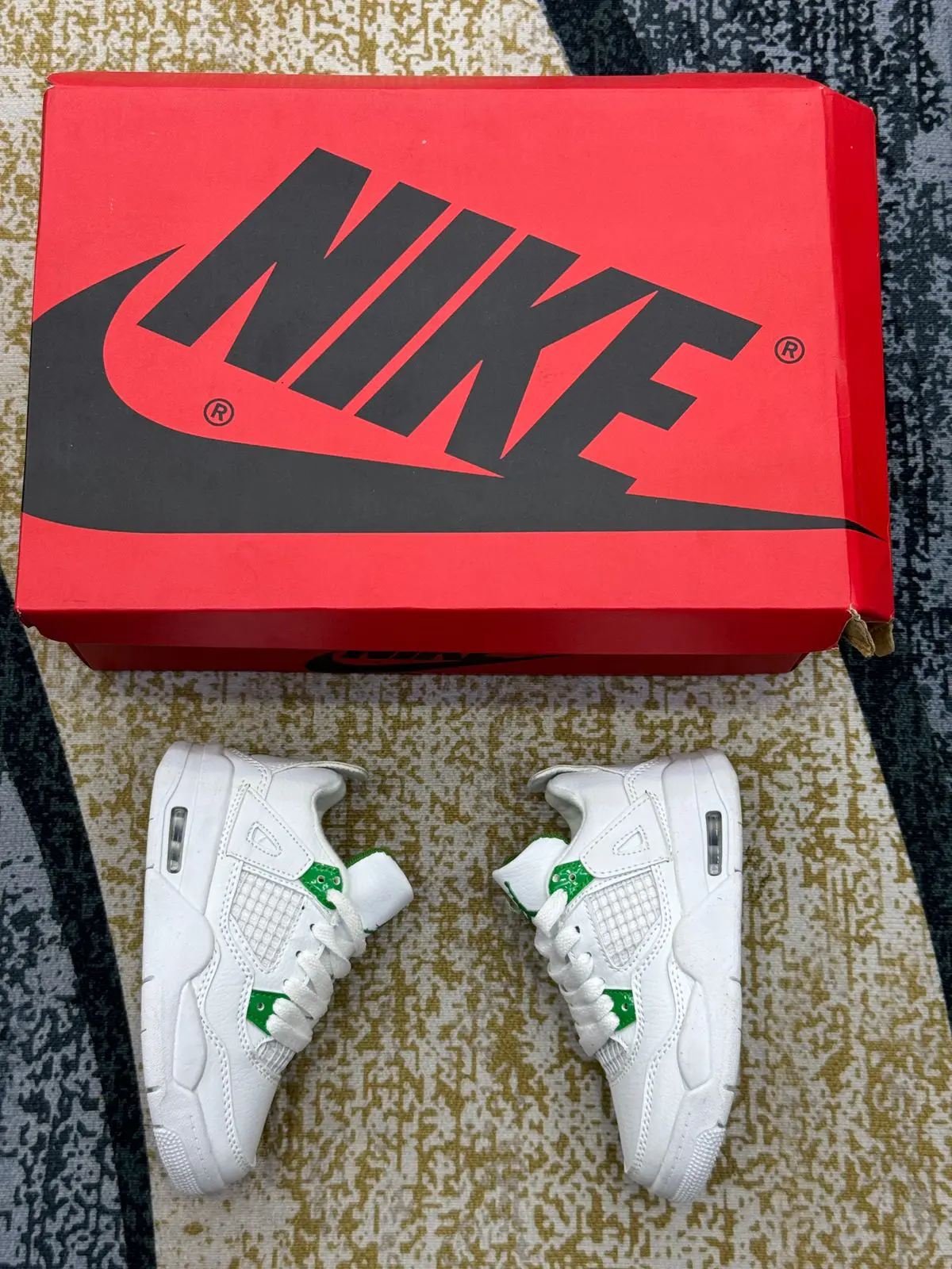 Tênis Nike Air Jordan 4 Retro Infantil