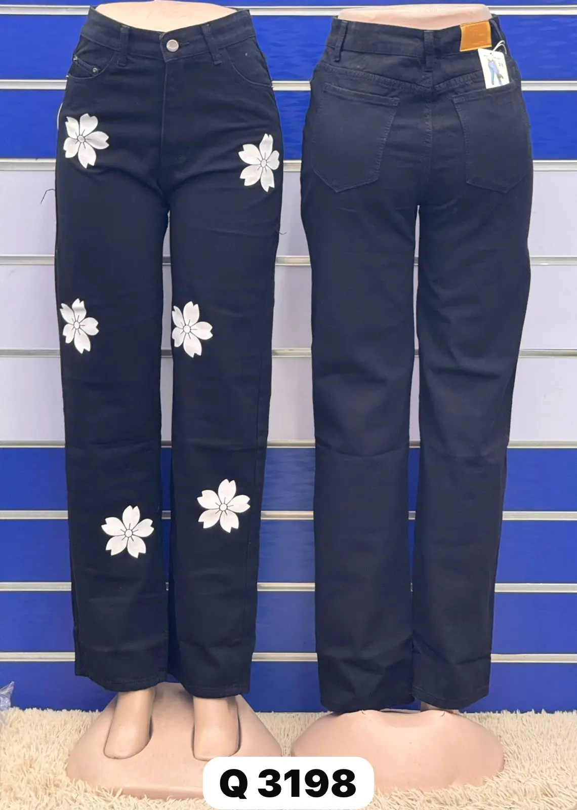 Calça Jeans Cargo Boyfriend com Listras Laterais