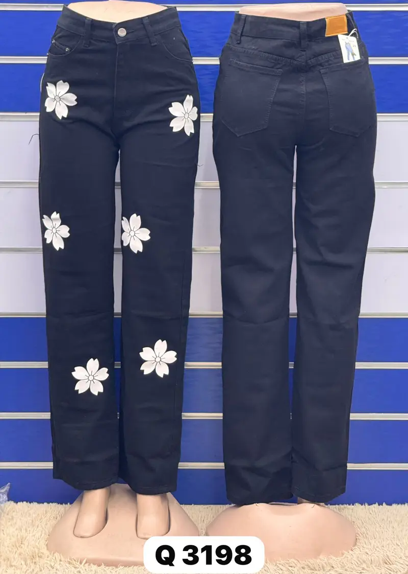 Calça Jeans Cargo Boyfriend com Listras Laterais