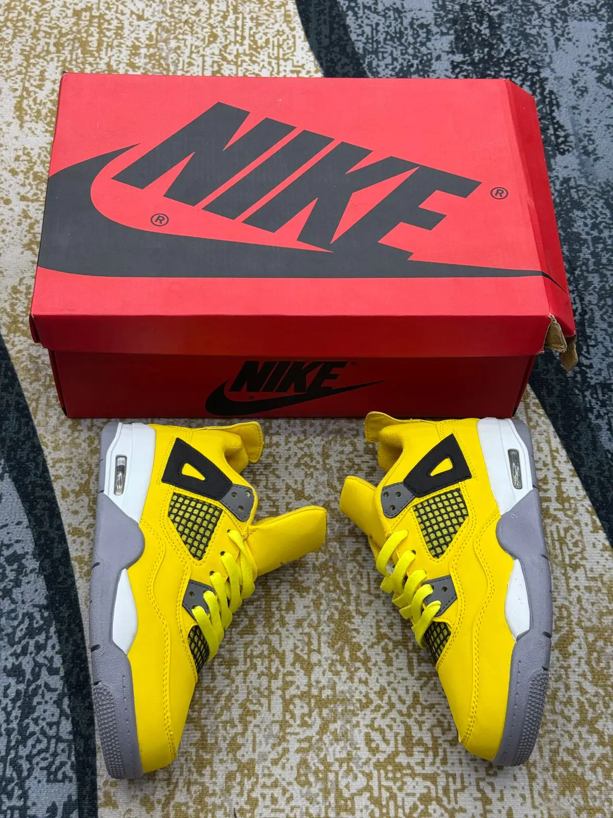 Tênis Nike Air Jordan 4 Retro Infantil