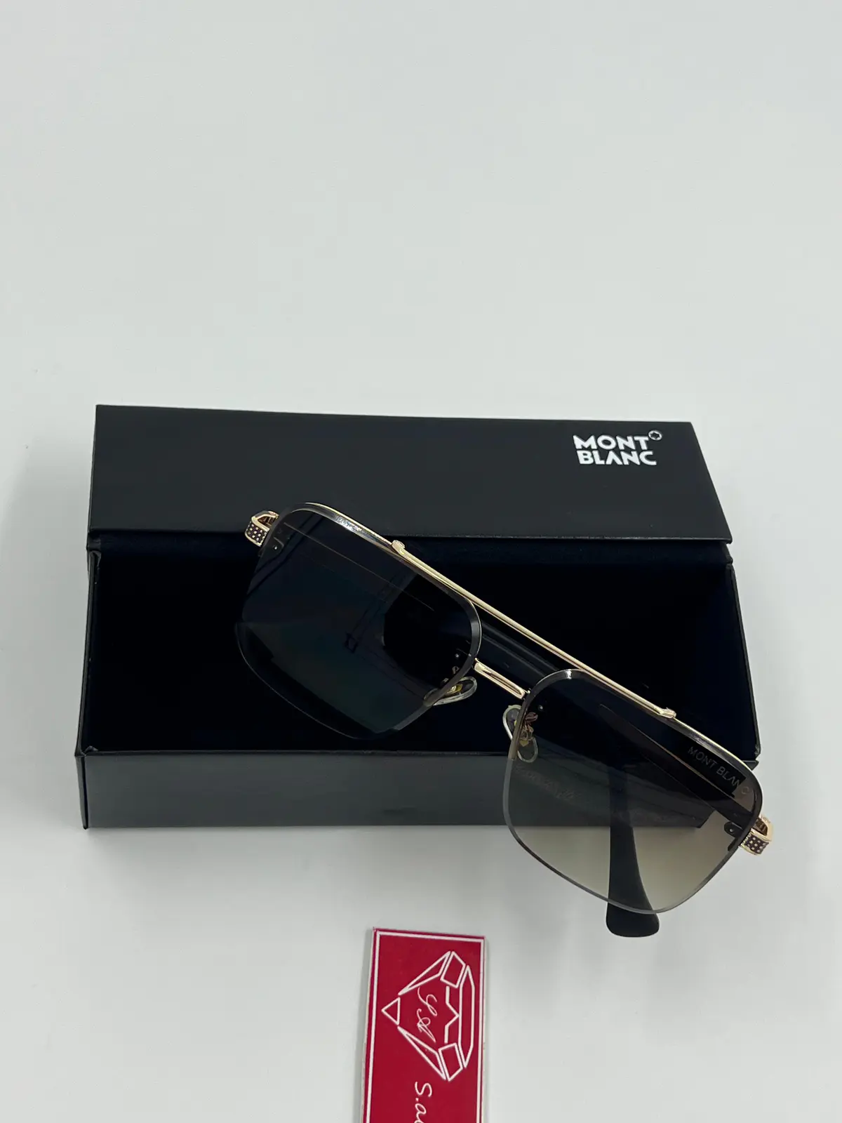 Óculos de Sol Montblanc Luxo - Dourado e Preto