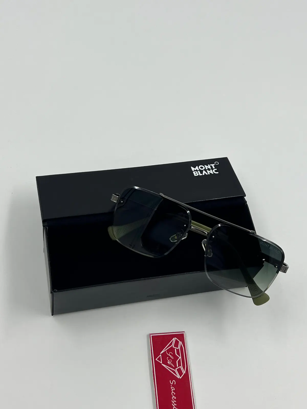 Óculos de Sol Montblanc Luxo - Dourado e Preto