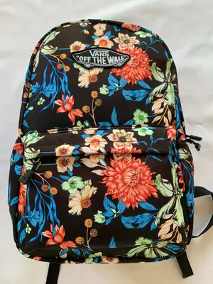 Mochila Estampada "Off The Wall" com Design Exclusivo