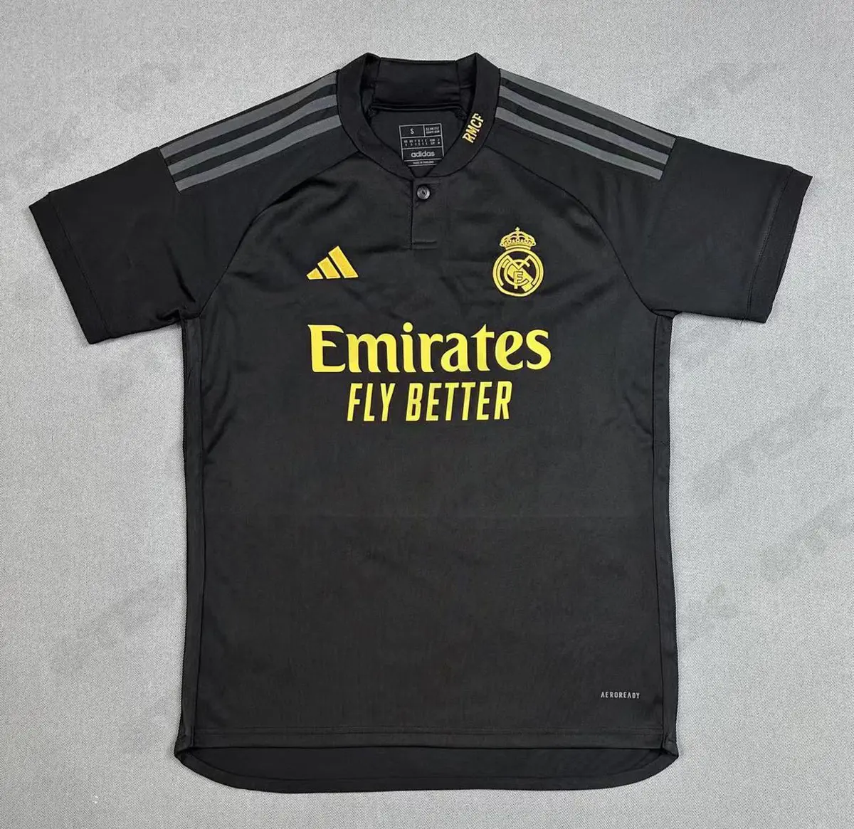 Camisa Esportiva Clássica de Real Madrid 