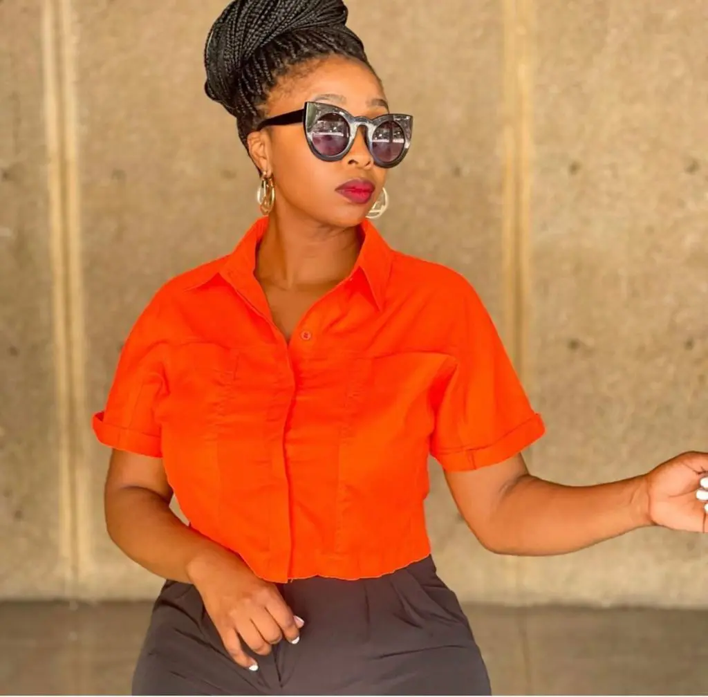 Camisa Cropped Manga Curta