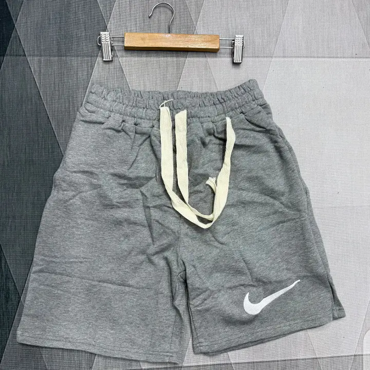 Shorts Esportivos Prada Bege