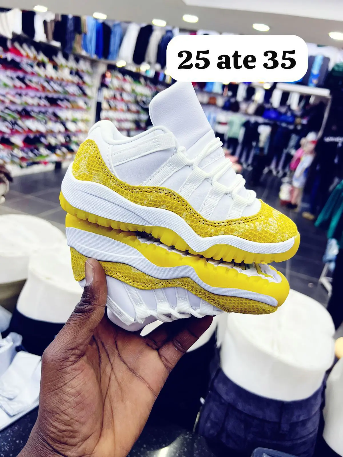 Tênis Air Jordan 11 Retro Low Amarelo Branco Infantil