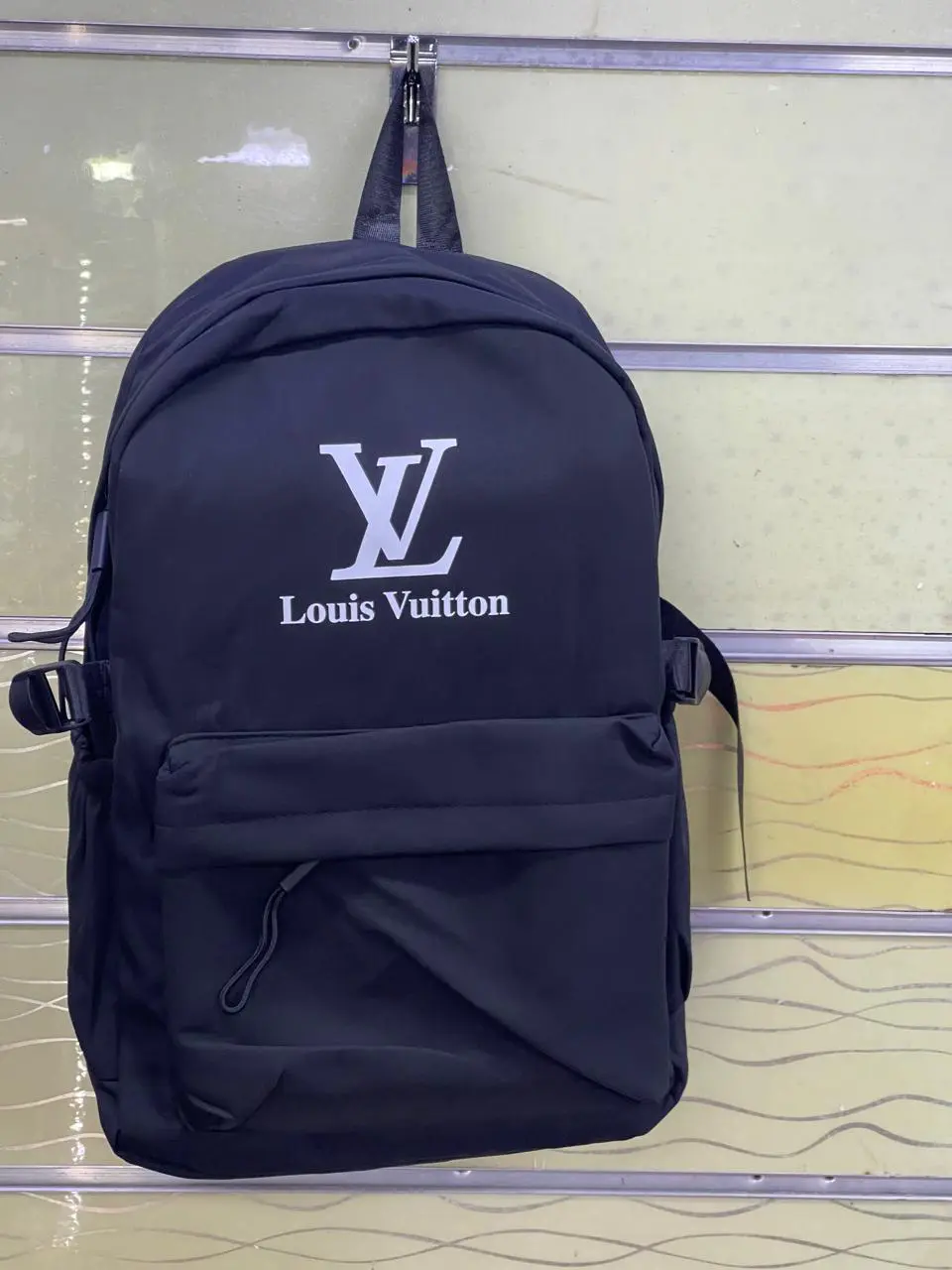 Mochila Louis Vuitton Preta