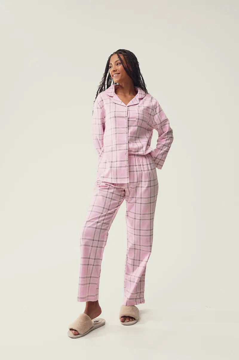Pijama xadrez · Senhora