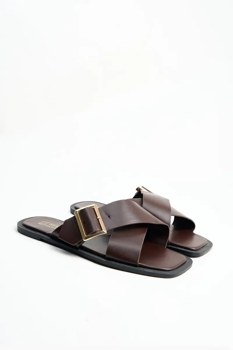 Sandálias com velcro Buckle em poliuretano · Senhora · Castanho