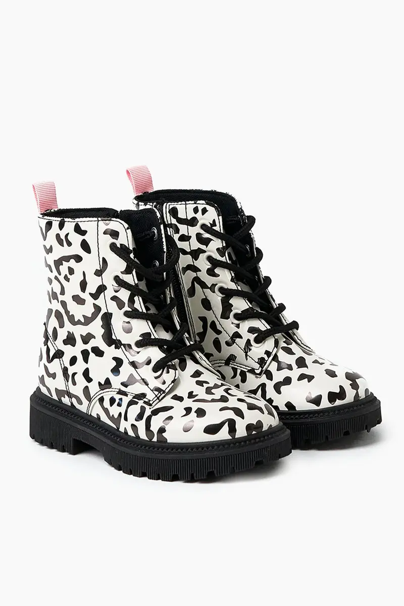 Botas com atacadores · Criança