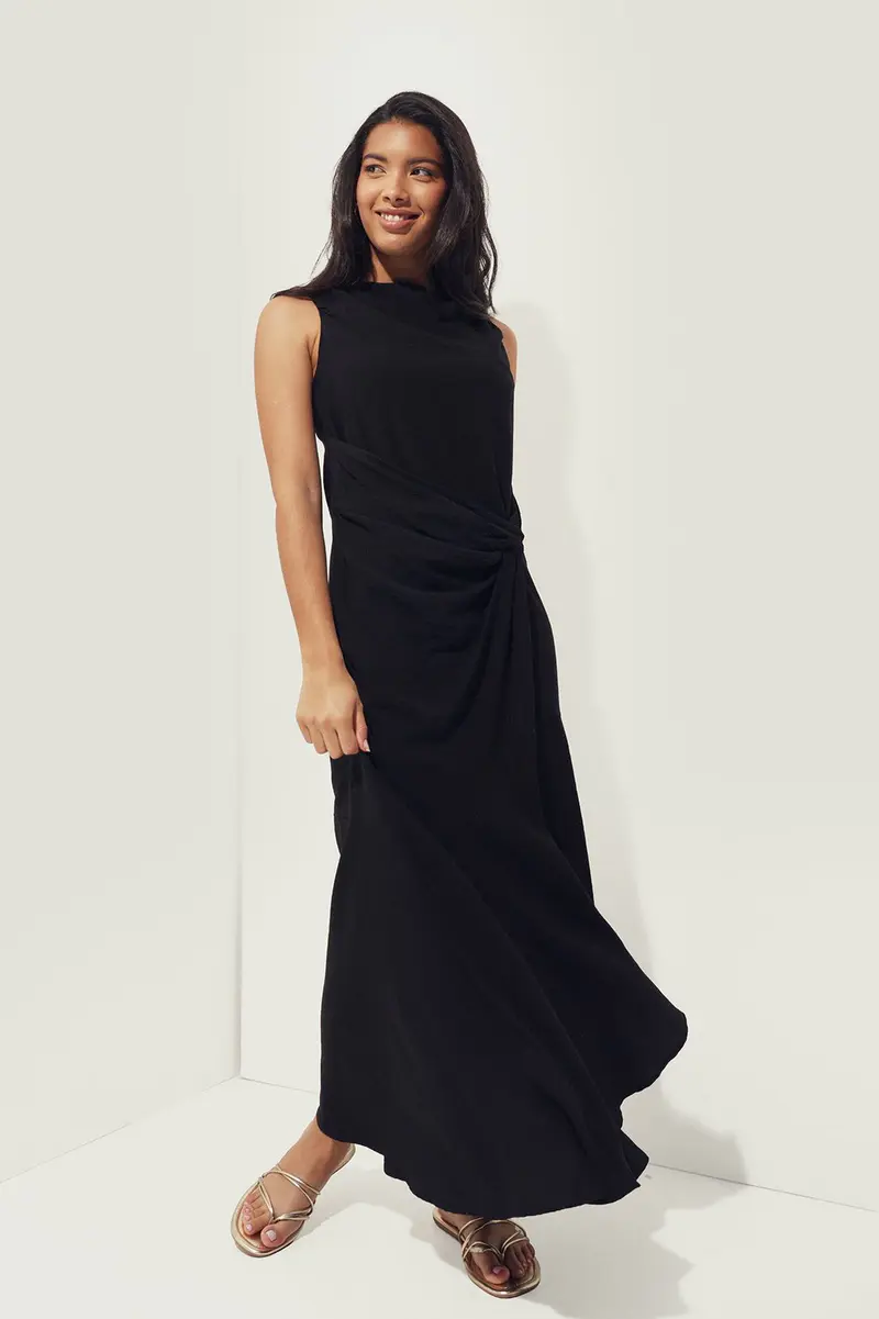 Vestido evasê · Senhora · Preto