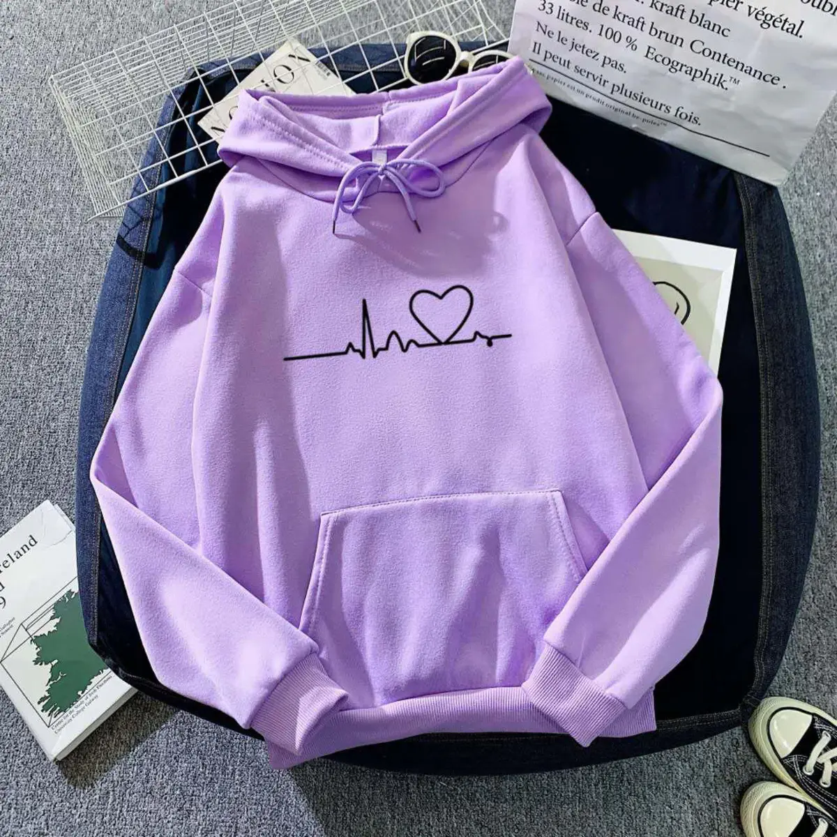 Moletom Roxo com Estampa de Batimentos Cardíacos e Coração  - Camisola