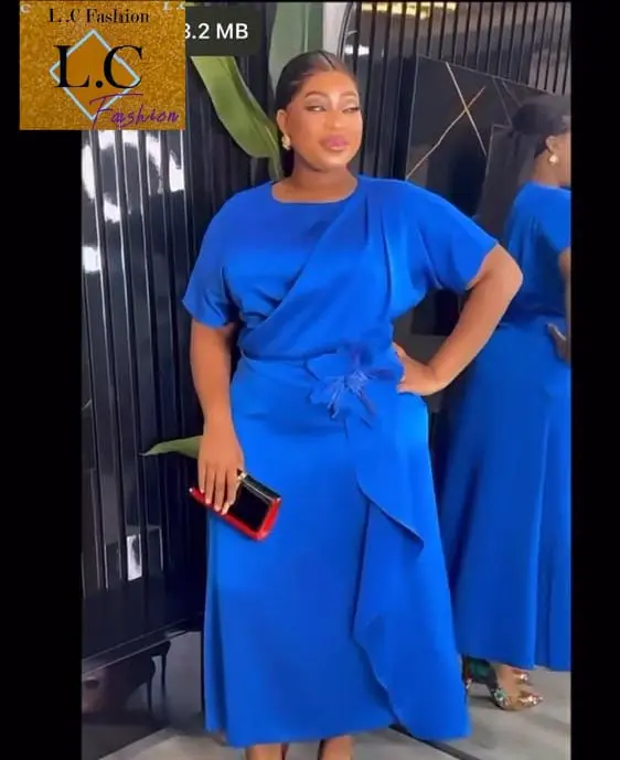 Vestido L.C Fashion Cetim com Flor Azul Royal 💙