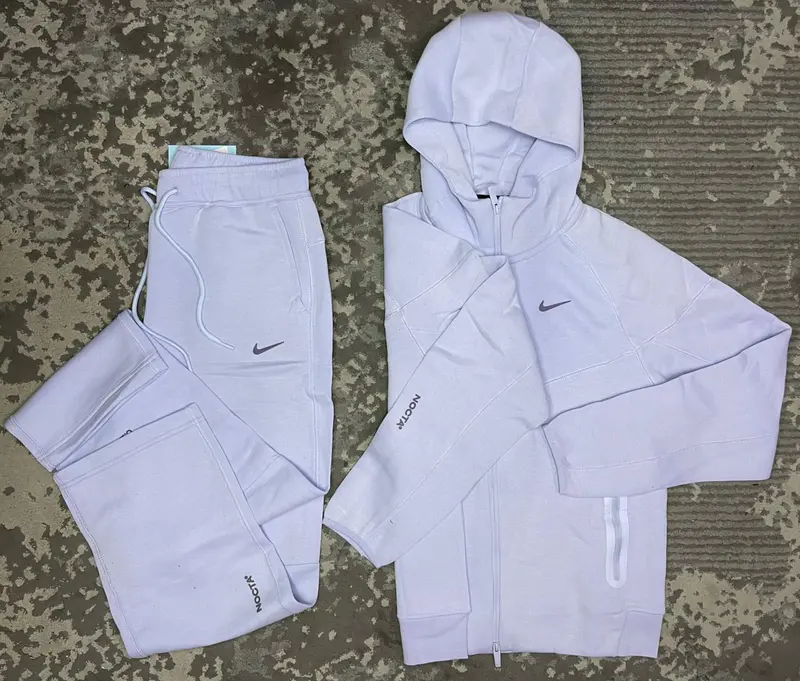 Conjunto Esportivo Nike Moderno com Capuz