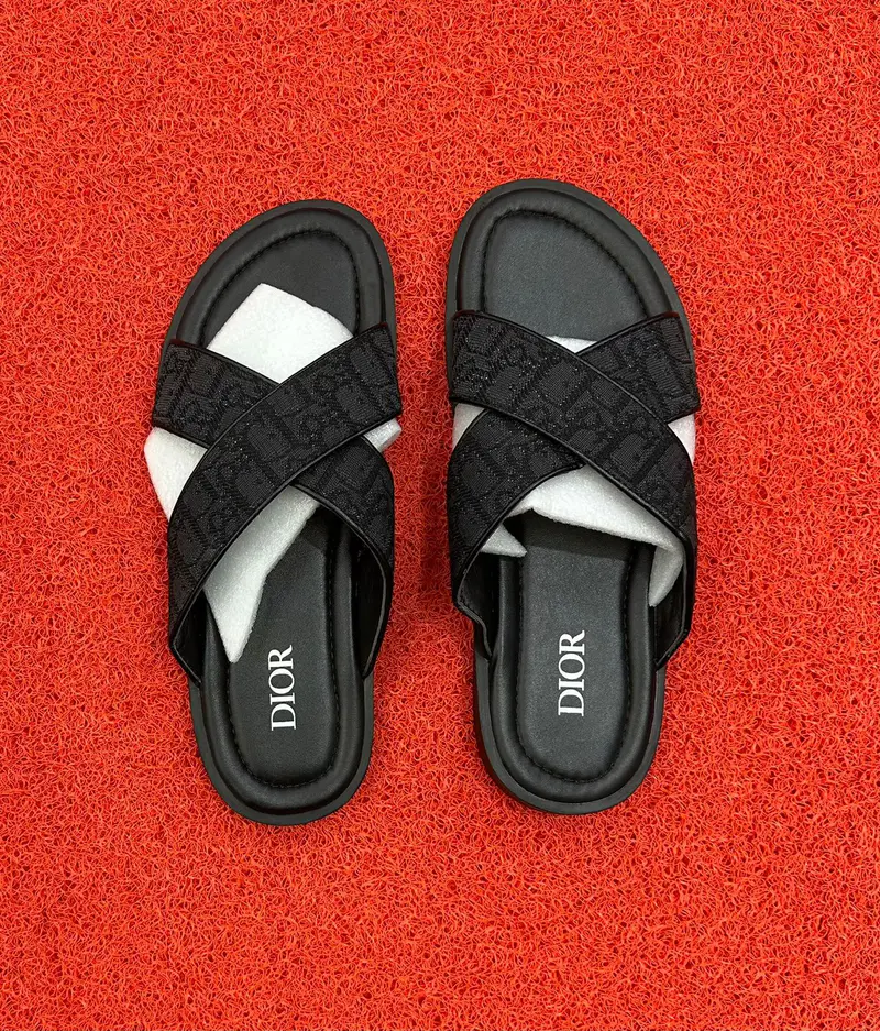 Sandálias Dior com Tiras Cruzadas Preto