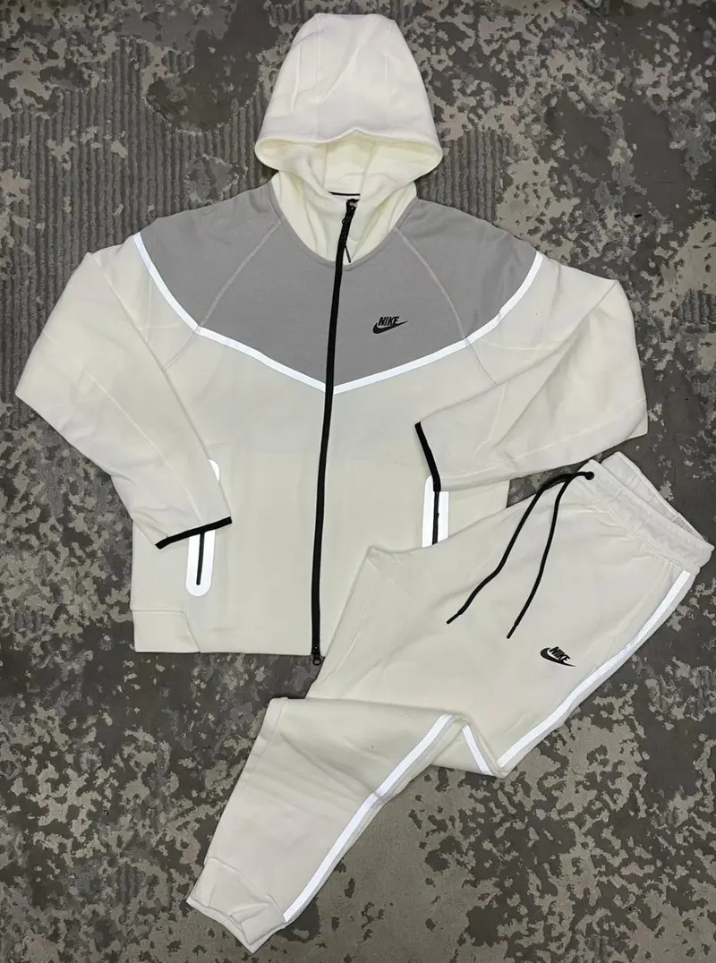 Conjunto Esportivo Nike Moderno com Capuz
