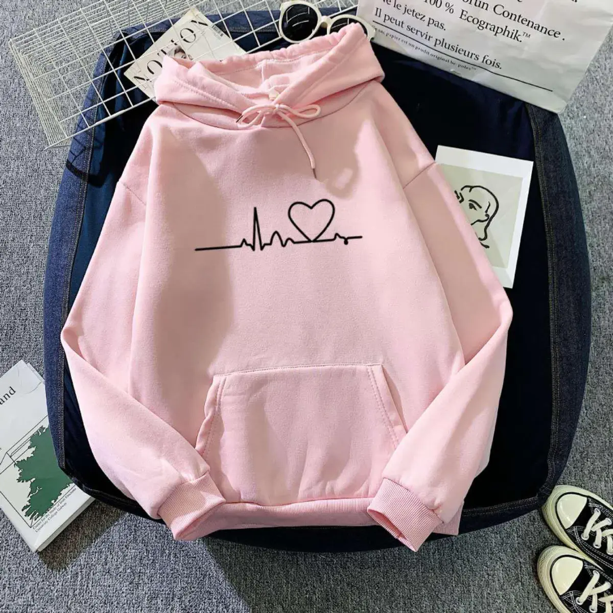 Moletom Rosa com Estampa de Batimentos Cardíacos e Coração - Camisola