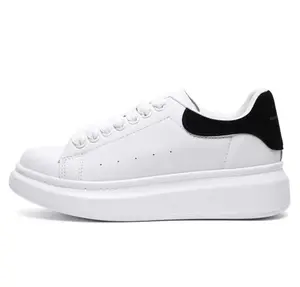 Tênis Alexander McQueen Oversized Sneaker - Branco e Preto 