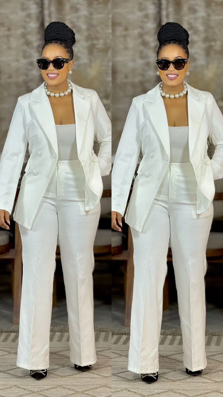 Terno Feminino - Calça e Casaco Branco Royal