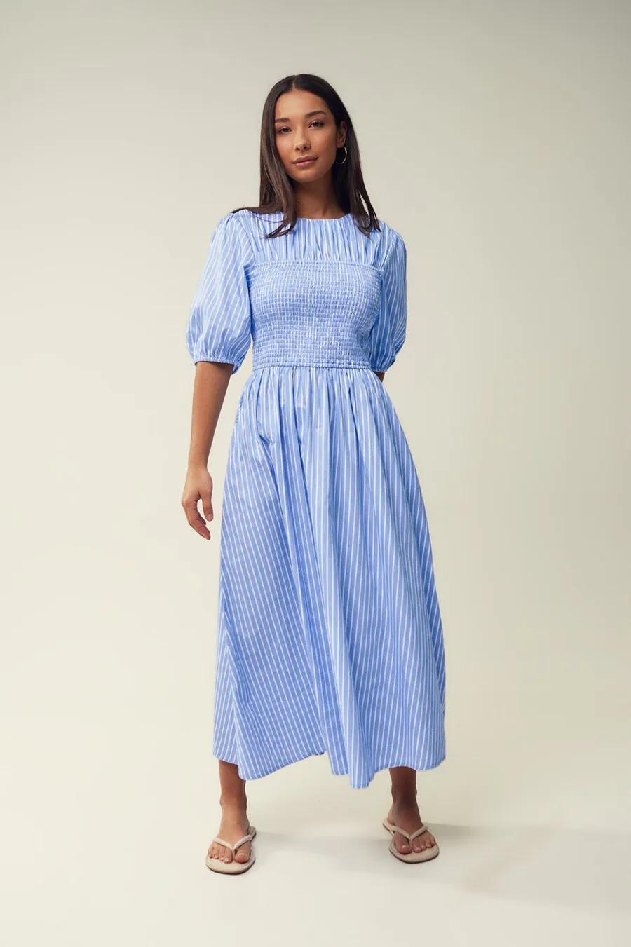 Vestido boca de sino Fit · Senhora