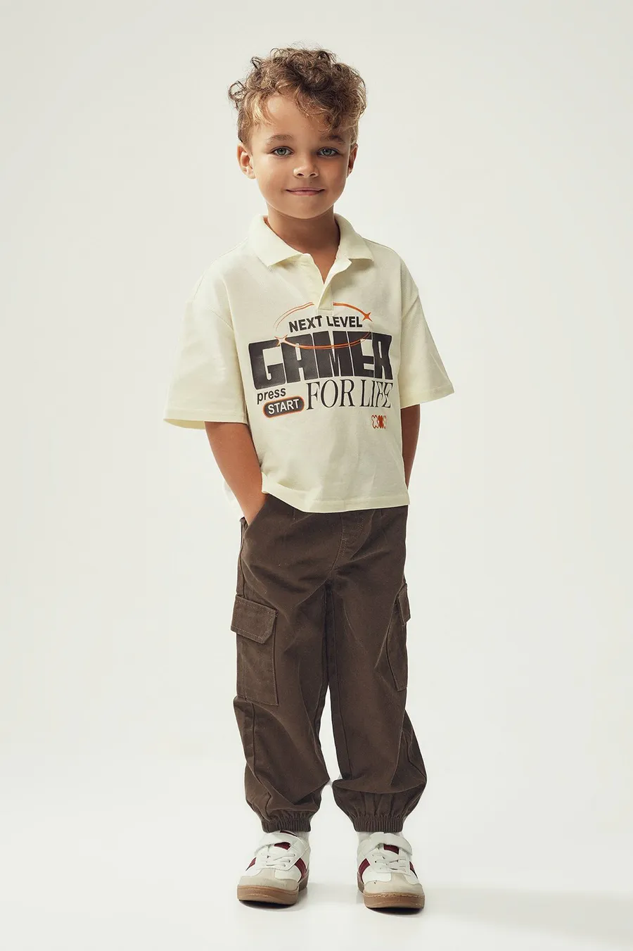 Calças jogger em algodão · Menino · Castanho