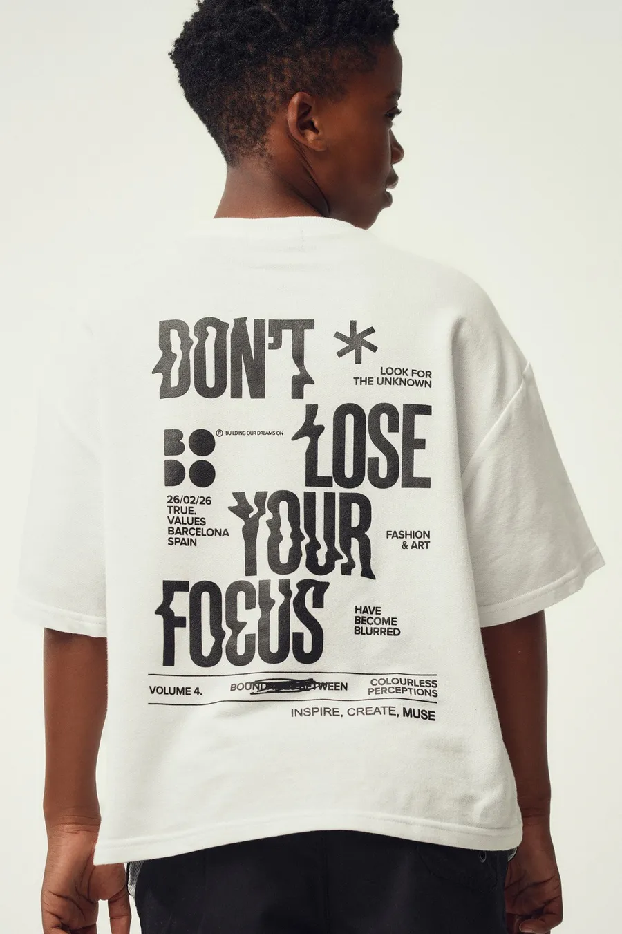 T-shirt Boxy em algodão · Menino · Branco