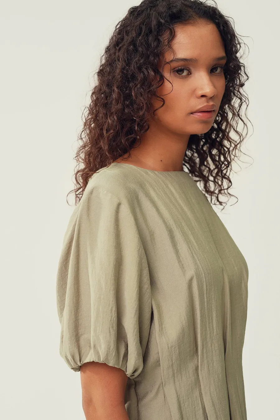 Vestido boca de sino Fit · Senhora · Castanho