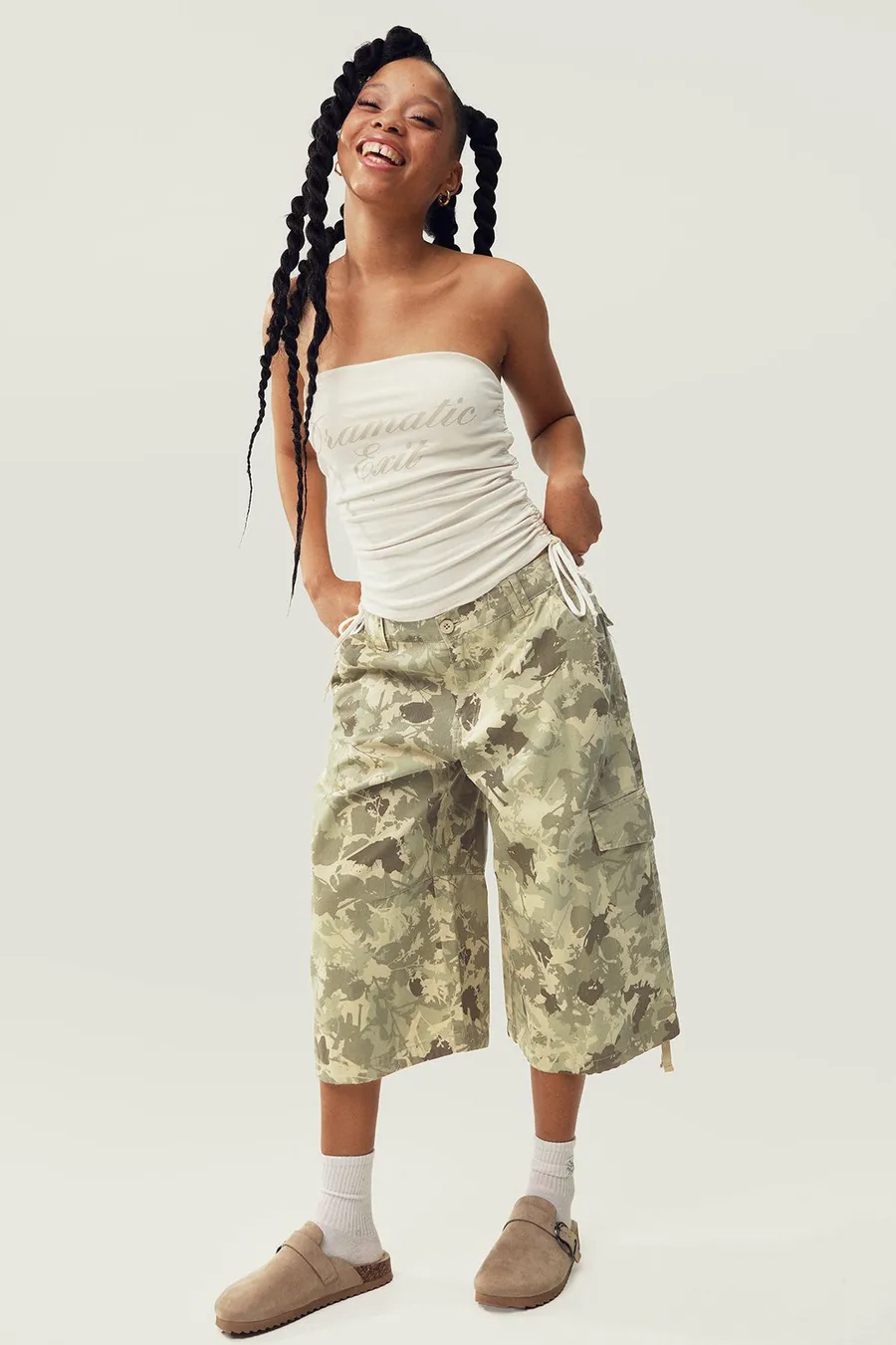 Calções de ganga Super Baggy em algodão · Senhora · Creme · Modelo 2