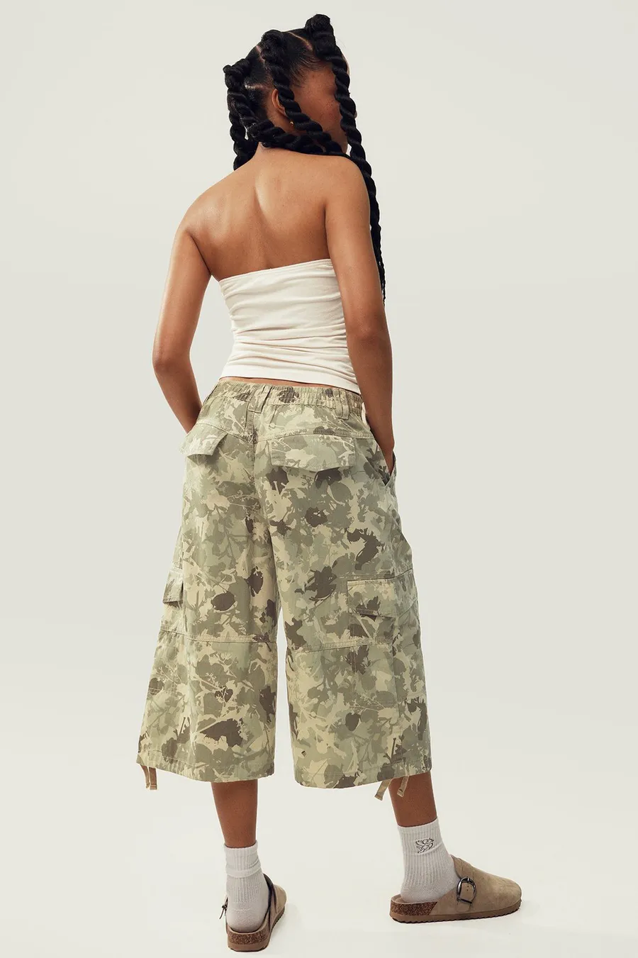 Calções de ganga Super Baggy em algodão · Senhora · Creme · Modelo 2