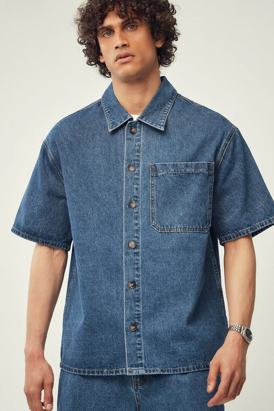 Camisa largo de ganga · Homem · Creme · Modelo 2