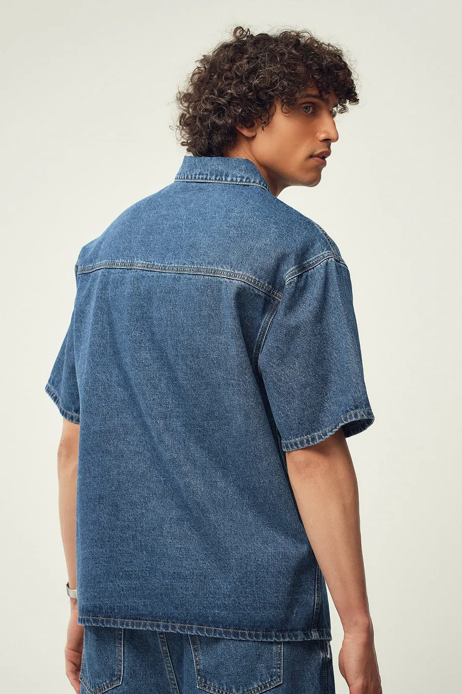 Camisa largo de ganga · Homem · Creme · Modelo 2