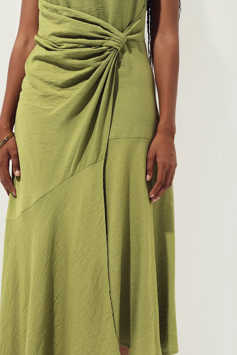 Vestido evasê · Senhora · Verde Oliveira