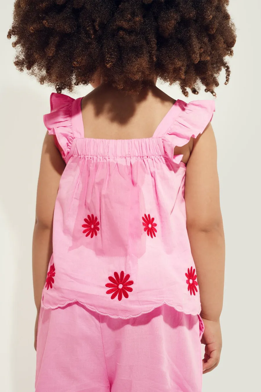 Conjunto bordado · Menina