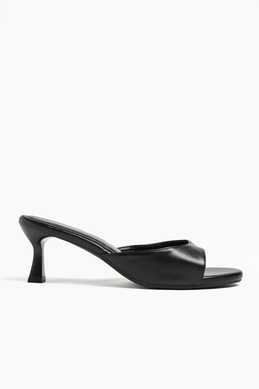 Sapatos de salto Kitten em poliuretano · Senhora · Preto